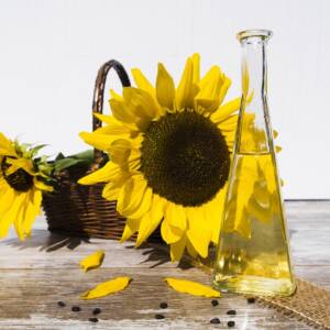 oil, sunflower oil, flower wallpaper, edible oil, food, nourishment, cook, sunflower, bottle, flower, plant, flora, yellow, summer, beautiful flowers, blossom, bloom, nature, flower background, bloom, sunflower seeds, kernels, seeds